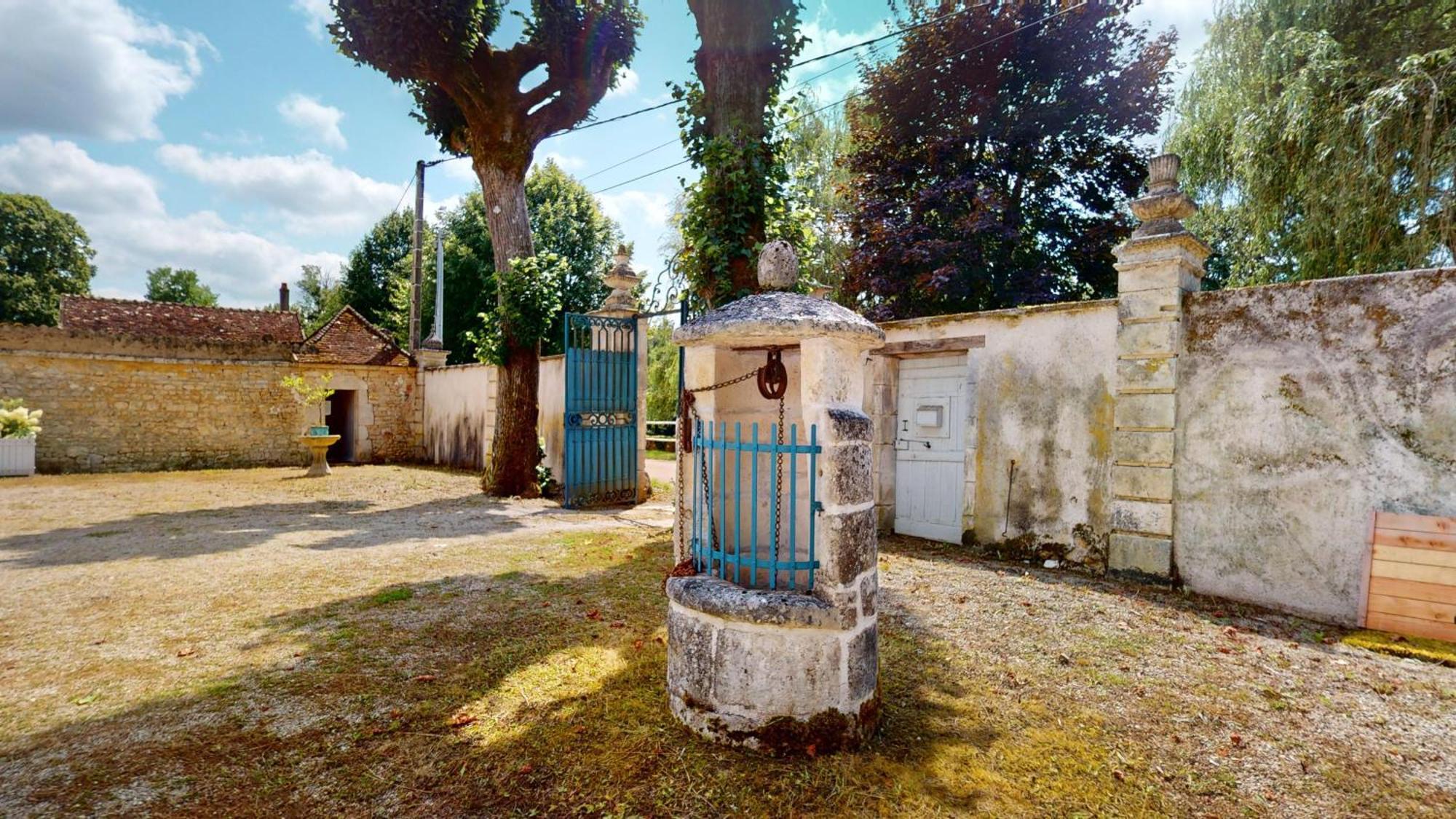 Gite Chateau Du Colombier - Piscine Chauffee Villa Mailly-le-Chateau Exterior photo