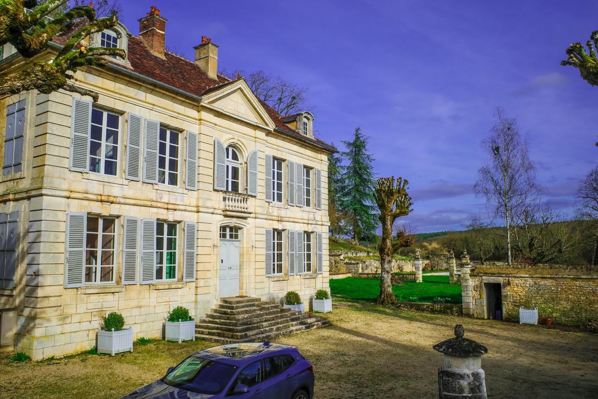 Gite Chateau Du Colombier - Piscine Chauffee Villa Mailly-le-Chateau Exterior photo