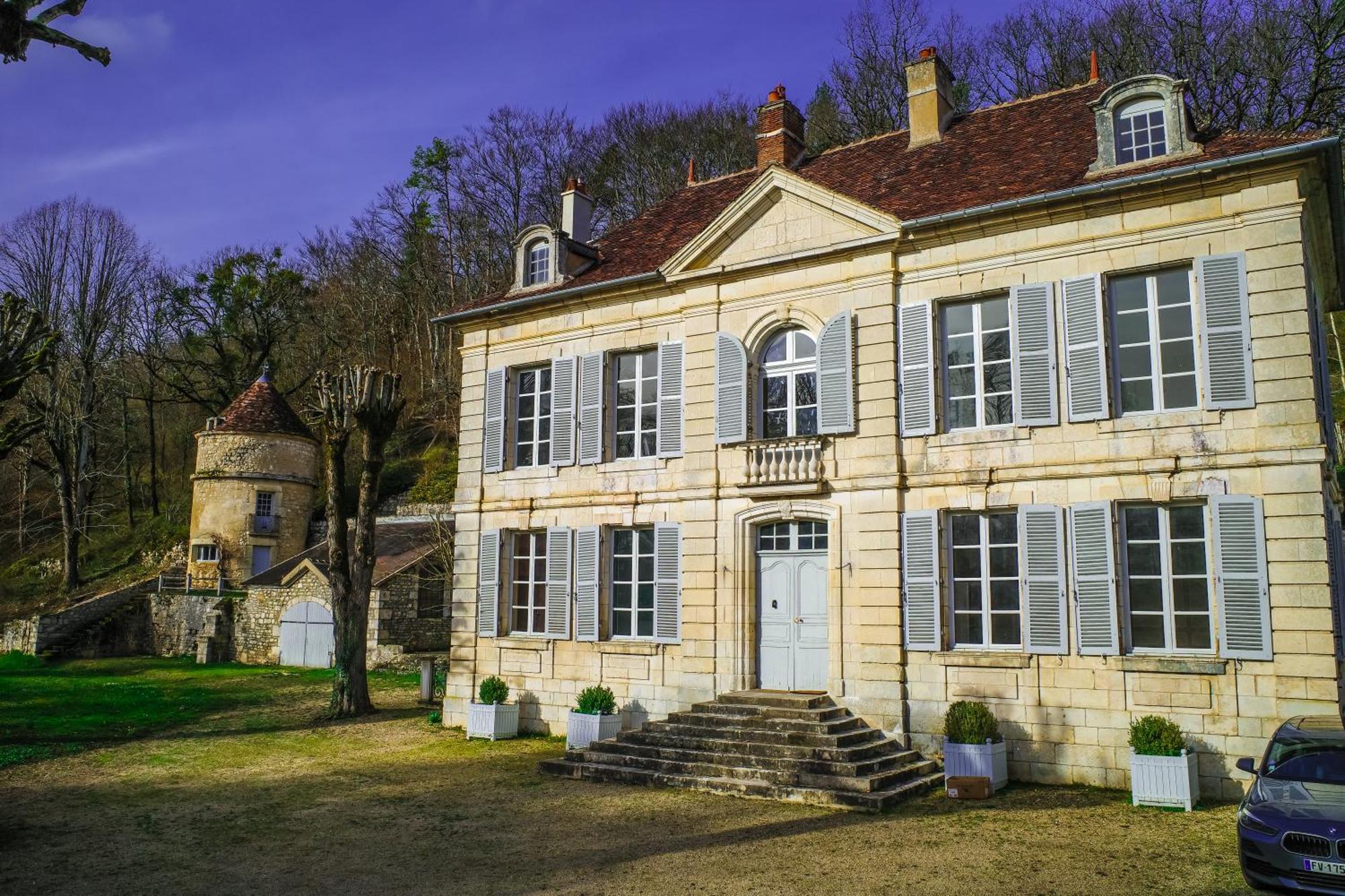 Gite Chateau Du Colombier - Piscine Chauffee Villa Mailly-le-Chateau Exterior photo